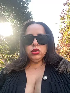 Snapshot of laarti chatting on October 1, 11:38 am laarti online show from October 1, 11:38 am