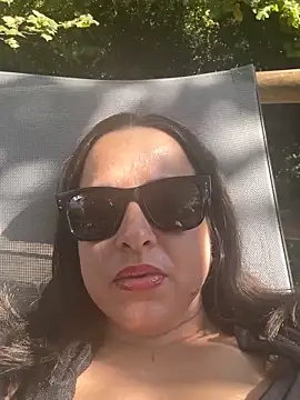 Snapshot of laarti chatting on October 8, 12:25 pm laarti online show from October 8, 12:25 pm