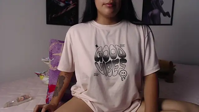 Snapshot of ariana_sweet87 chatting on February 18, 11:30 pm ariana sweet87 online show from February 18, 11:30 pm