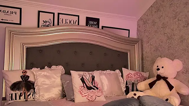 Snapshot of Amber_Luna chatting on November 29, 12:08 pm Amber Luna online show from November 29, 12:08 pm