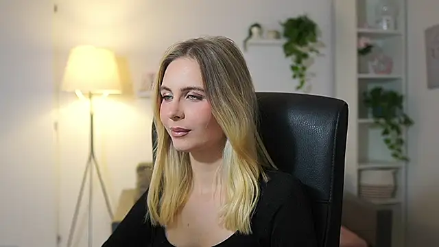 catecrago  online show from November 25, 9:09 am