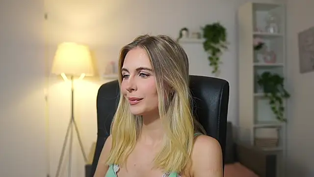 catecrago  online show from December 3, 1:53 pm