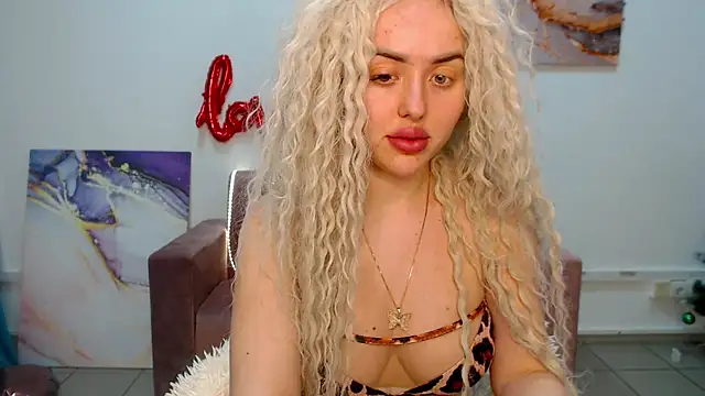 MissisCaty online show from February 9, 2:17 am