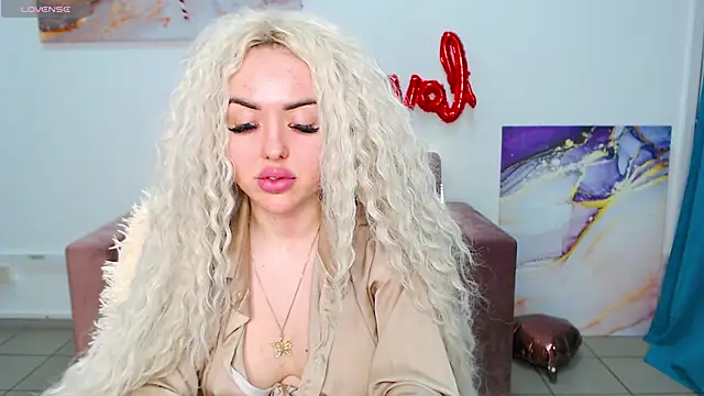 MissisCaty online show from February 18, 10:47 pm