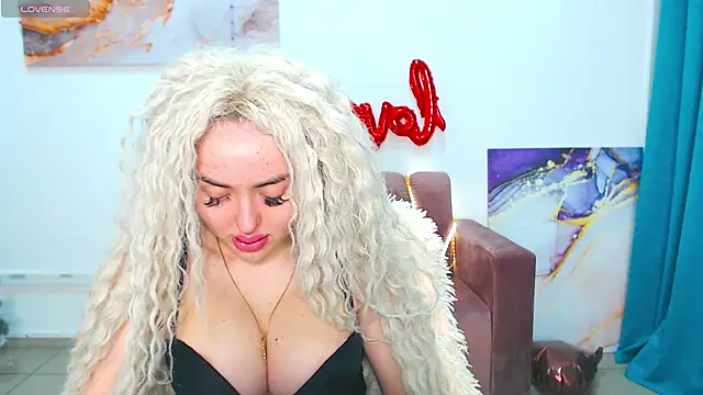 MissisCaty online show from February 24, 7:52 pm