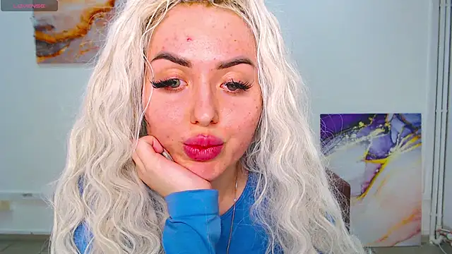 MissisCaty online show from March 12, 12:26 pm