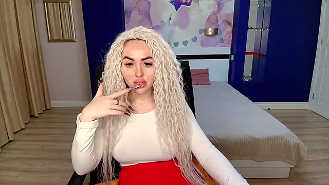 MissisCaty online show from November 12, 7:24 pm