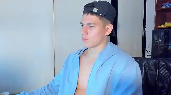 Snapshot of JamesCr_ chatting on February 15, 4:58 am JamesCr online show from February 15, 4:58 am