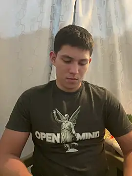 Snapshot of JamesCr_ chatting on March 4, 12:18 am JamesCr online show from March 4, 12:18 am