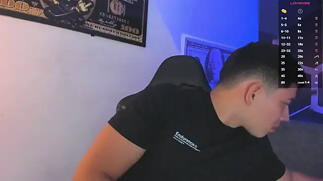 Snapshot of JamesCr_ chatting on September 16, 2:45 am JamesCr online show from September 16, 2:45 am