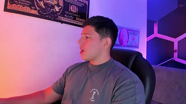 Snapshot of JamesCr_ chatting on September 27, 3:22 am JamesCr online show from September 27, 3:22 am