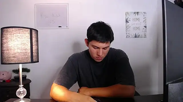 Snapshot of JamesCr_ chatting on October 15, 1:50 am JamesCr online show from October 15, 1:50 am