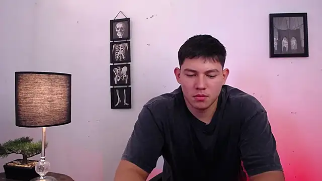 Snapshot of JamesCr_ chatting on November 6, 2:51 pm JamesCr online show from November 6, 2:51 pm