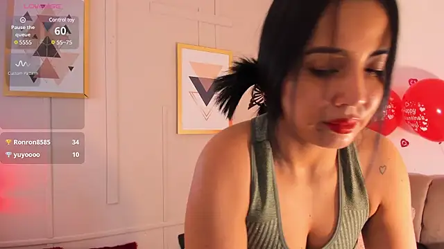 Snapshot of Violetta_0 chatting on February 15, 4:45 pm Violetta 0 online show from February 15, 4:45 pm