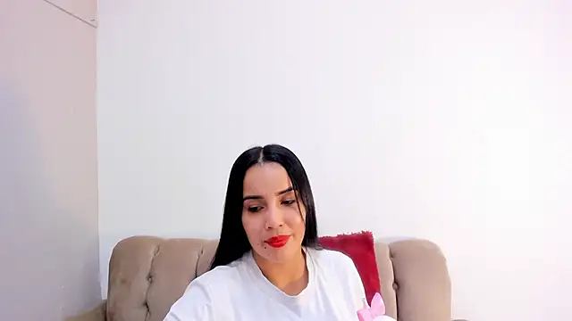 Snapshot of Violetta_0 chatting on March 1, 4:33 pm Violetta 0 online show from March 1, 4:33 pm