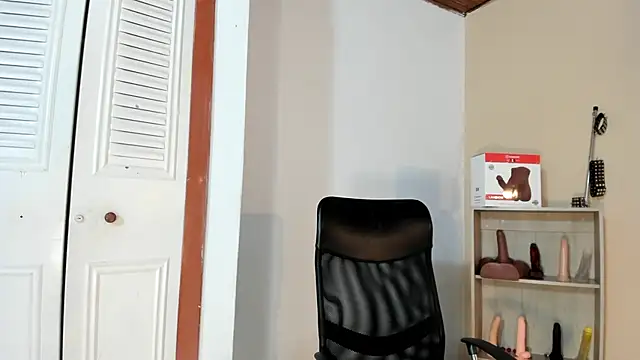 Snapshot of Violetta_0 chatting on September 29, 1:27 pm Violetta 0 online show from September 29, 1:27 pm