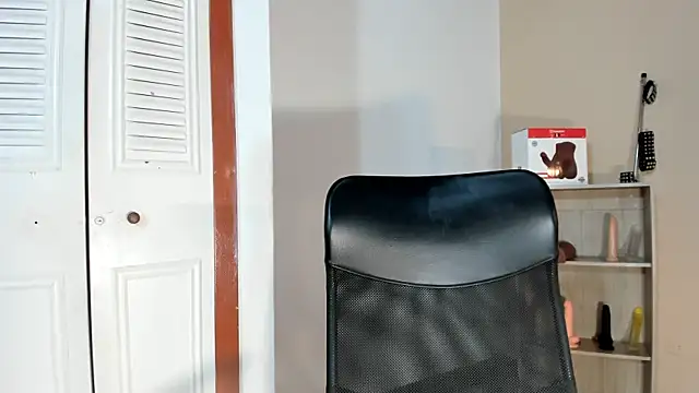 Snapshot of Violetta_0 chatting on September 30, 1:05 pm Violetta 0 online show from September 30, 1:05 pm