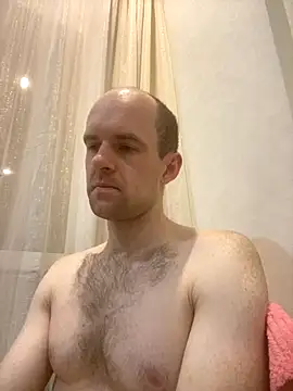 LynnAhNight online show from November 5, 3:28 am