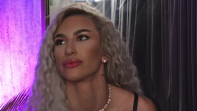 KarlaBart online show from October 1, 7:53 pm