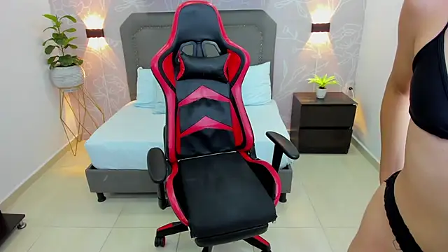 Snapshot of keithy_sex chatting on March 4, 7:32 pm keithy sex online show from March 4, 7:32 pm