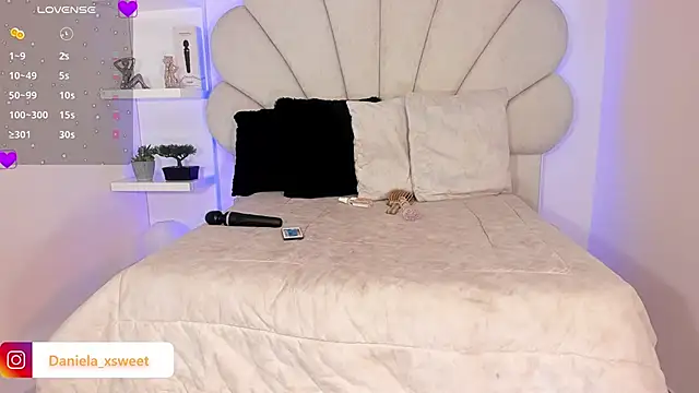 Snapshot of Danielaangelina chatting on September 22, 5:20 am Danielaangelina online show from September 22, 5:20 am