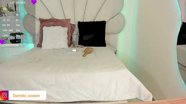 Snapshot of Danielaangelina chatting on October 12, 6:34 am Danielaangelina online show from October 12, 6:34 am