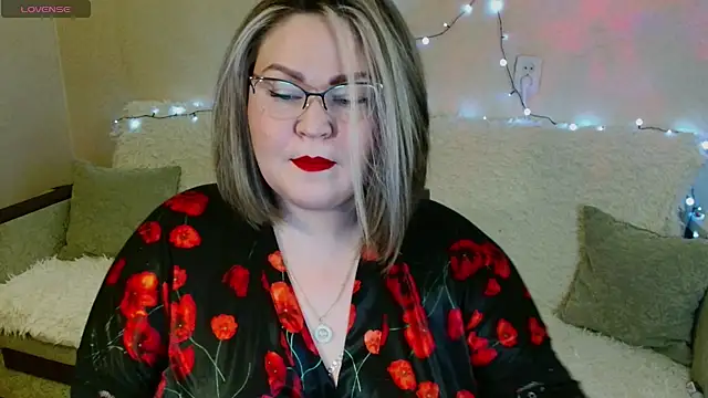 Snapshot of Vivien__wet chatting on February 2, 7:57 pm Vivien wet online show from February 2, 7:57 pm