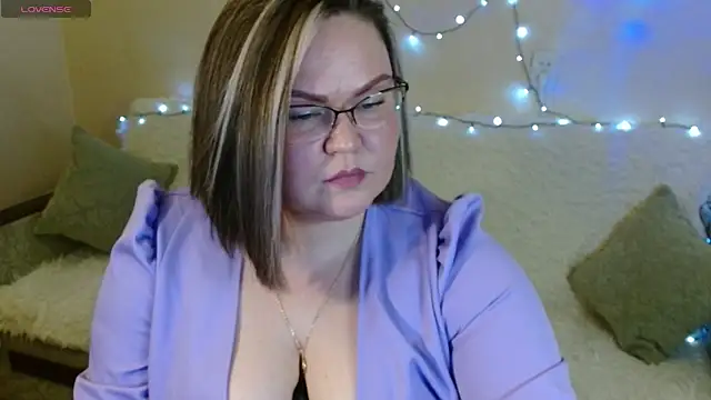 Snapshot of Vivien__wet chatting on February 3, 3:27 pm Vivien wet online show from February 3, 3:27 pm