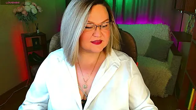 Snapshot of Vivien__wet chatting on November 22, 4:06 pm Vivien wet online show from November 22, 4:06 pm