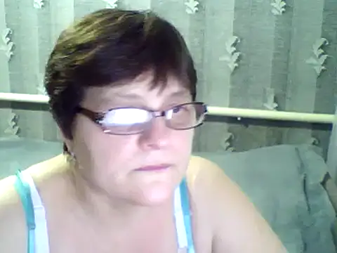 Snapshot of ElzaJewel chatting on February 15, 8:54 pm ElzaJewel online show from February 15, 8:54 pm