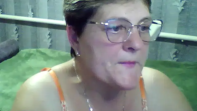 Snapshot of ElzaJewel chatting on October 9, 6:39 pm ElzaJewel online show from October 9, 6:39 pm