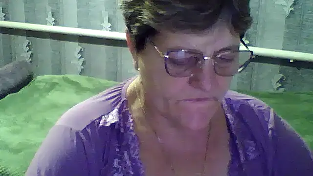 Snapshot of ElzaJewel chatting on October 10, 1:32 pm ElzaJewel online show from October 10, 1:32 pm