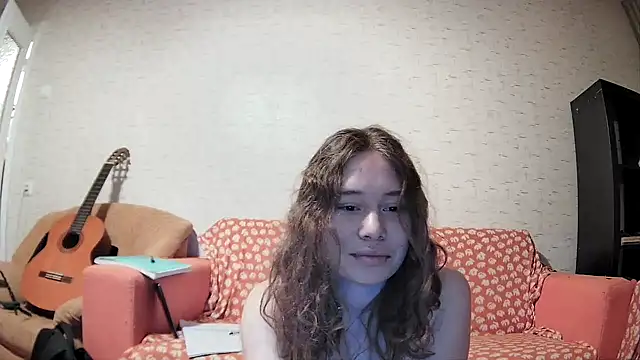 girliemilk online show from February 10, 6:35 pm