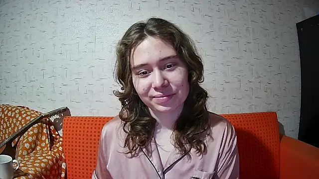 girliemilk online show from November 29, 8:12 pm