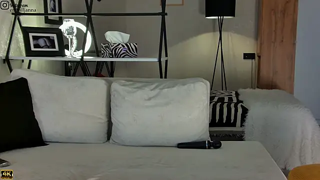 emiljanna online show from March 3, 11:22 am