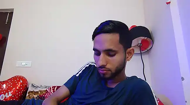 Queen Couple online show from February 18, 9:10 am