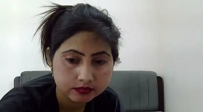 Queen Couple online show from February 23, 9:00 am