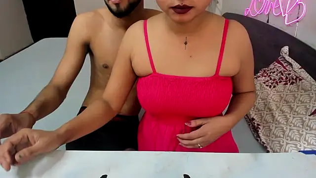 Queen Couple online show from September 10, 5:51 am