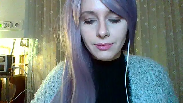 LuminousLady online show from February 17, 4:20 am