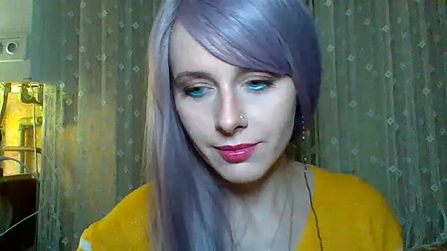 LuminousLady online show from March 7, 6:00 pm