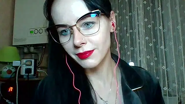 LuminousLady online show from March 21, 7:13 pm