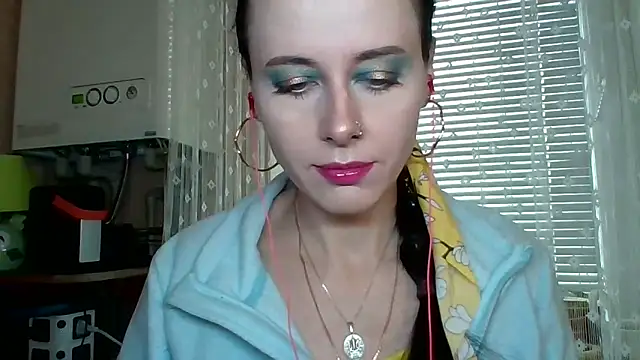 LuminousLady online show from November 6, 11:00 am