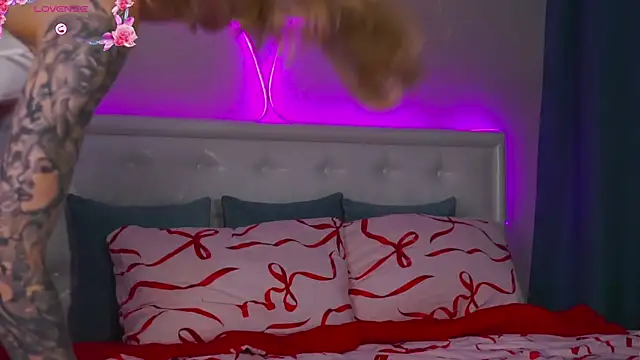 LeaCox  online show from November 20, 8:25 am