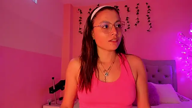 Snapshot of littletammy4u_ chatting on October 8, 12:58 pm littletammy4u online show from October 8, 12:58 pm