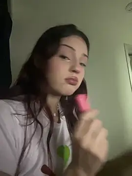 Snapshot of AngelRuby chatting on December 14, 10:31 am AngelRuby online show from December 14, 10:31 am