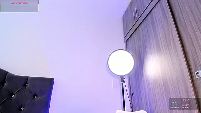 GABBY CULLEN online show from November 22, 6:07 pm