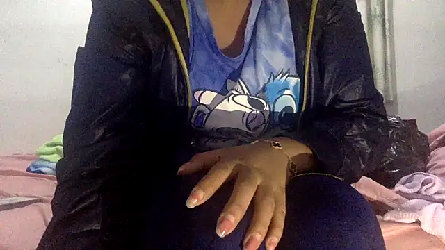 sharonlopez9611 online show from September 24, 3:10 am