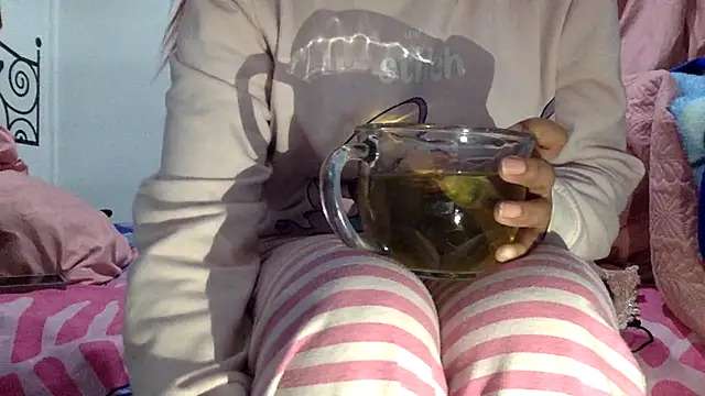 sharonlopez9611 online show from November 13, 3:38 am