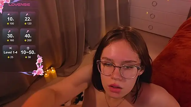 Mia Luw online show from October 21, 3:46 pm