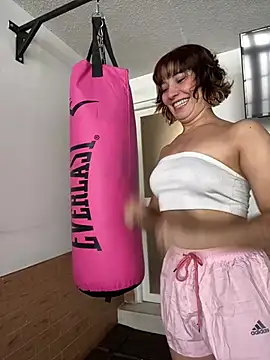 Snapshot of Maggie_Geller chatting on February 6, 2:58 pm Maggie Geller online show from February 6, 2:58 pm